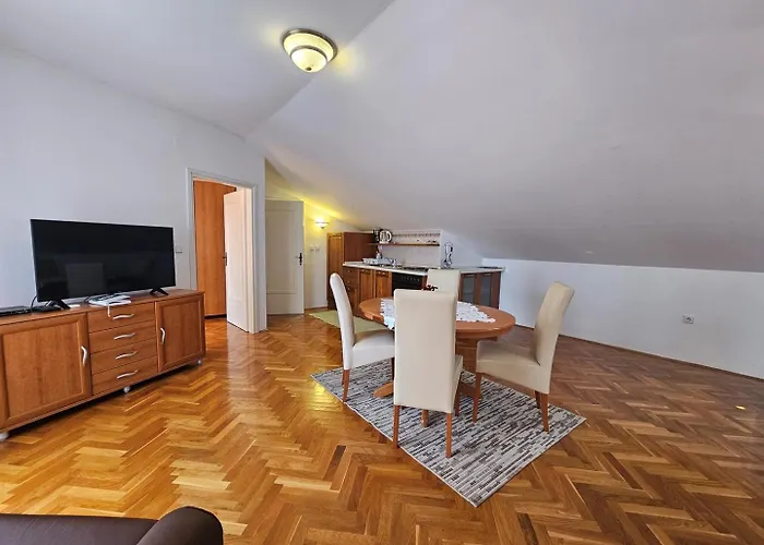 Visnja Nv 5 - For 5 Persons, Balcony With Sea View * Novi Vinodolski