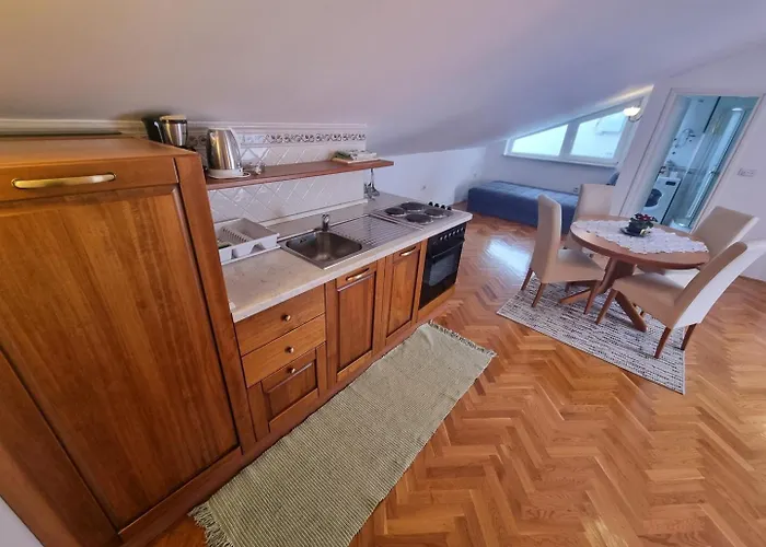Visnja Nv 5 - For 5 Persons, Balcony With Sea View Apartment *