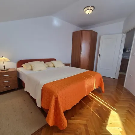 Visnja Nv 5 - For 5 Persons, Balcony With Sea View * Novi Vinodolski