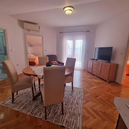 Visnja Nv 5 - For 5 Persons, Balcony With Sea View *