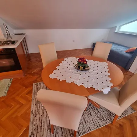 Visnja Nv 5 - For 5 Persons, Balcony With Sea View Apartamento